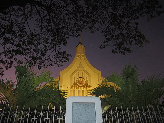 Mês Fantasma à noite